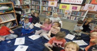 Urodziny Pasiastej Basi w bibliotece w Markowicach